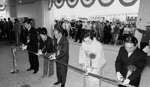 忠実屋新稲毛店開業時の様子